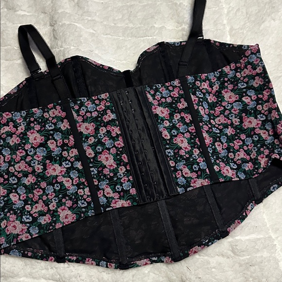 Torrid - Picture 3 of 4